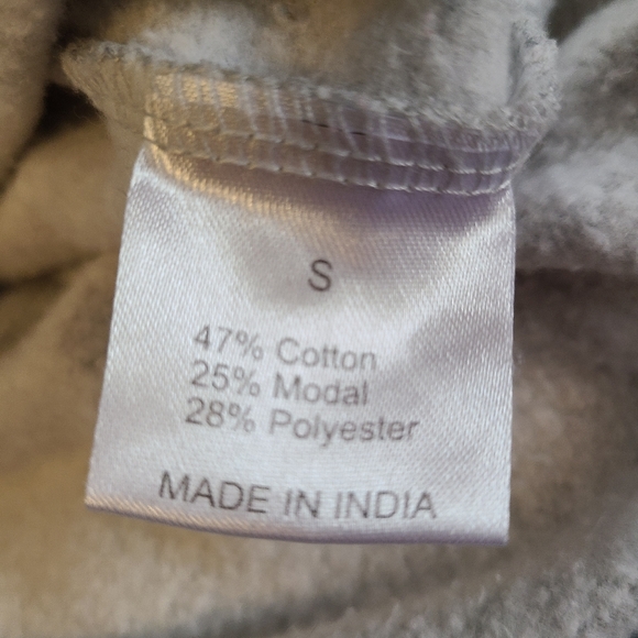 Messy Bun Just Chillin Fall Gray Crewneck Sweatshirt Women's Size Small - Picture 5 of 8